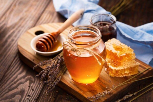 خواص عسل برای پوست |کارنیکا استور