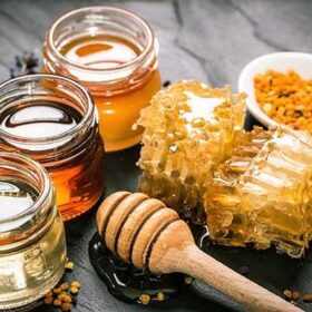 تشخیص عسل طبیعی از تقلبی | کارنیکا استور