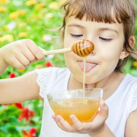 عسل کنار طبیعی و رشد کودکان | کارنیکا استور