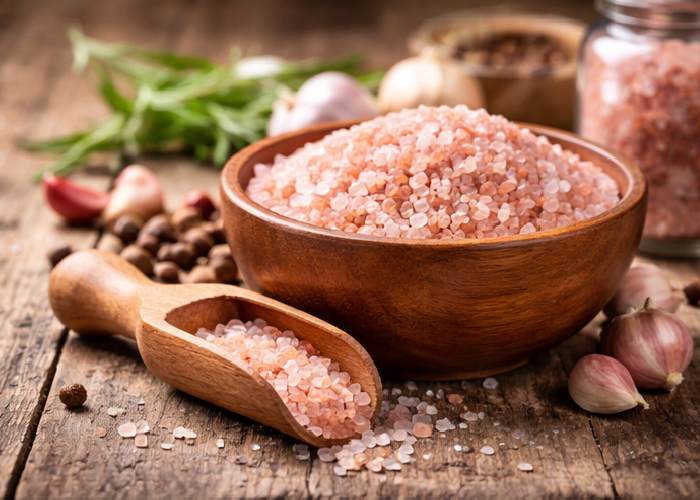 آیا نمک صورتی برای مصرف روزانه مناسب است؟ کارنیکااستور
